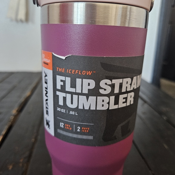 Stanley NWT The Iceflow Flip Straw Tumbler Purple Pink 30 Oz Mug - Picture 2 of 3